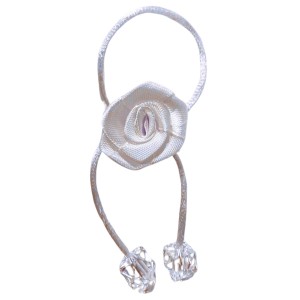 LAÇO ROSA CETIM 2 PEDRAS BRANCO - UND