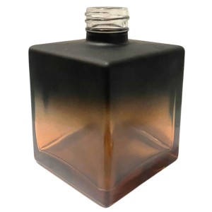 FRASCO MINI CUBO PRETO FOSCO C/ROSE 100ML - R28/410